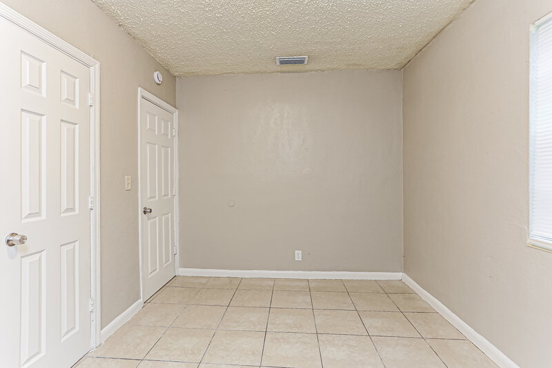 3,270/Mo, 1207 NW 17th Avenue Fort Lauderdale, FL 33311 Main Bedroom View 2