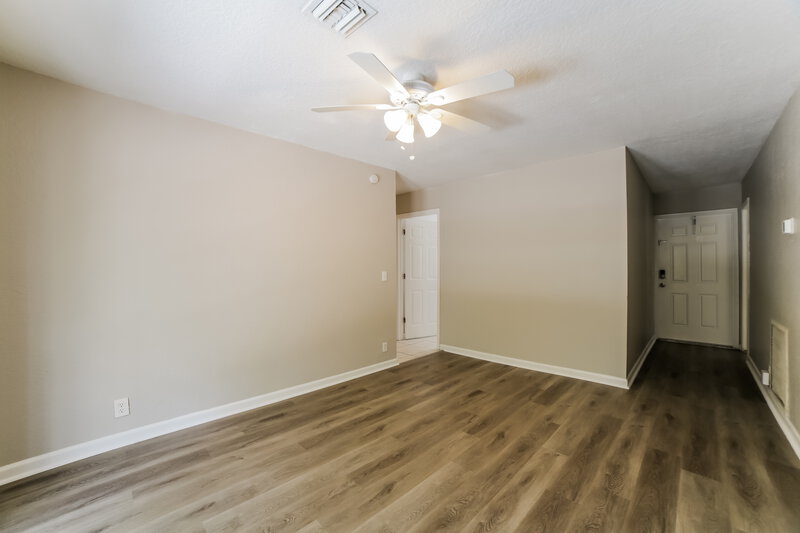 2,775/Mo, 521 SW 11th Drive Deerfield Beach, FL 33441 Living Room View 2