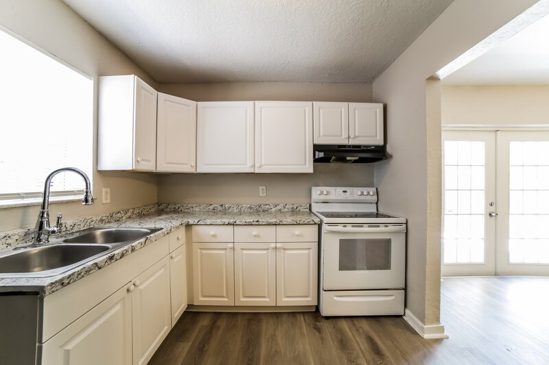 2,775/Mo, 521 SW 11th Drive Deerfield Beach, FL 33441 Kitchen View