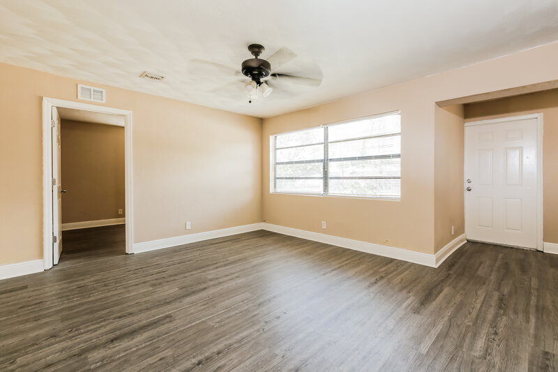2,935/Mo, 331 SW 11th Avenue Delray Beach, FL 33444 Living Room View