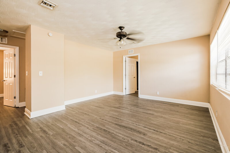 2,935/Mo, 331 SW 11th Avenue Delray Beach, FL 33444 Living Room View 2