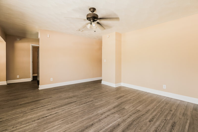 2,935/Mo, 331 SW 11th Avenue Delray Beach, FL 33444 Living Room View 3