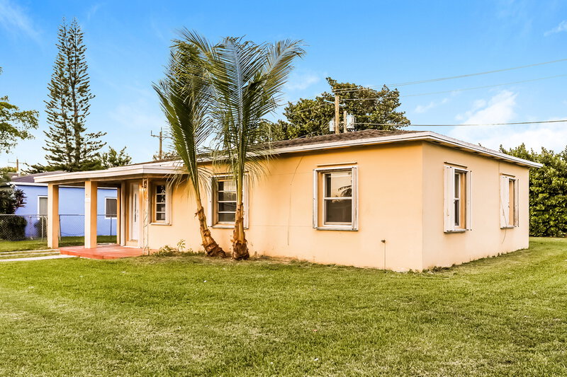 2,525/Mo, 14301 Polk Street Miami, FL 33176 Front View