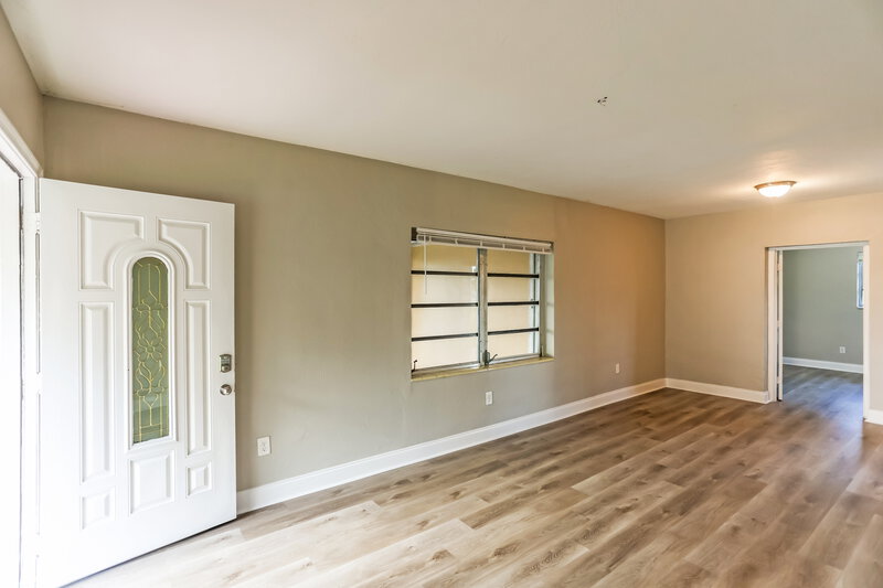 2,525/Mo, 14301 Polk Street Miami, FL 33176 Living Room View
