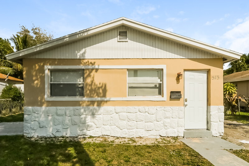 1,925/Mo, 513 SW 10th Street Delray Beach, FL 33444 External View