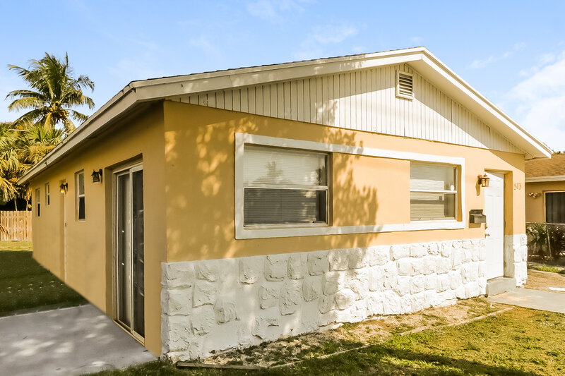 1,925/Mo, 513 SW 10th Street Delray Beach, FL 33444 Misc View 2
