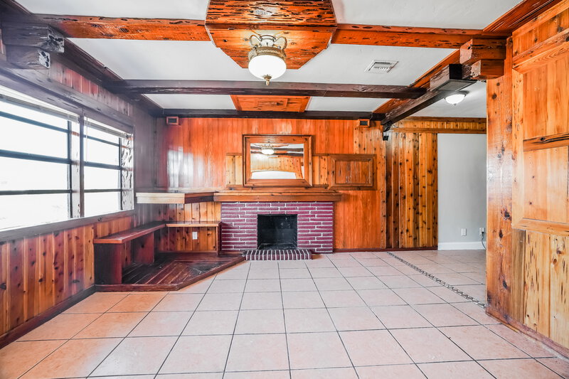 2,585/Mo, 2344 S Beech Road West Palm Beach, FL 33409 Living Room View 3