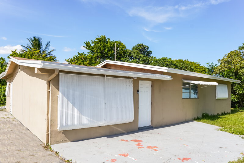 2,645/Mo, 1301 NW 15 Pl Fort Lauderdale, FL 33311 External View
