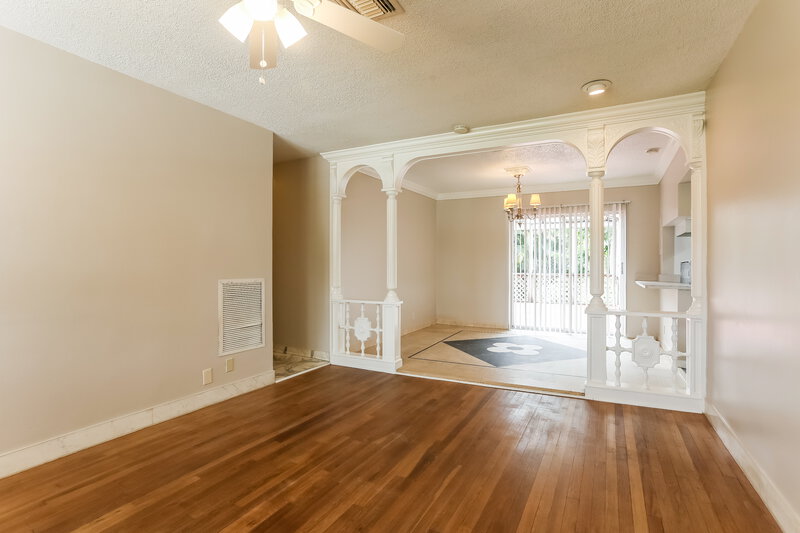 4,140/Mo, 2468 Wiley Street Hollywood, FL 33020 Living Room View