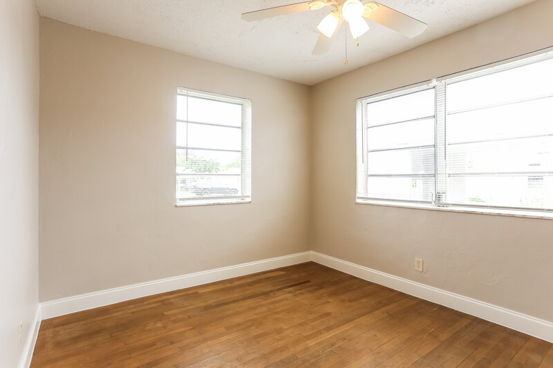 4,140/Mo, 2468 Wiley Street Hollywood, FL 33020 Bedroom View