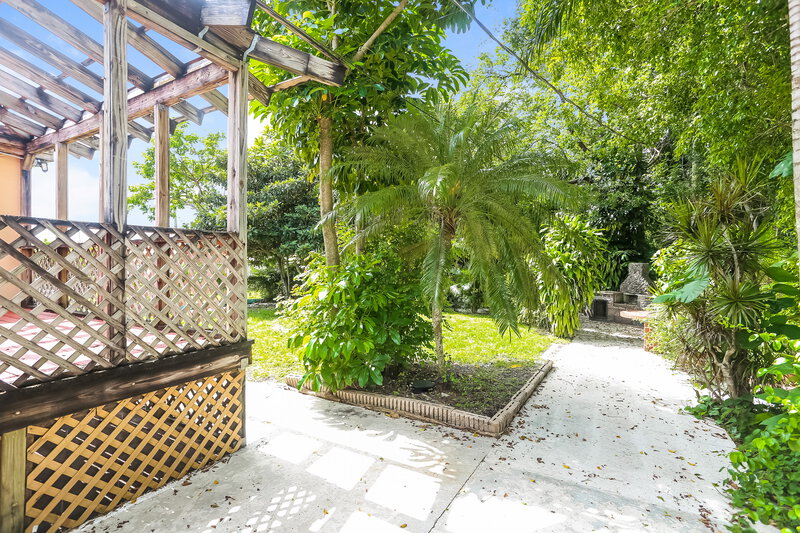 4,140/Mo, 2468 Wiley Street Hollywood, FL 33020 Rear View 2