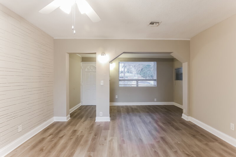 2,328/Mo, 612 NW 3rd Ave Hallandale Beach, FL 33009 Living Room View