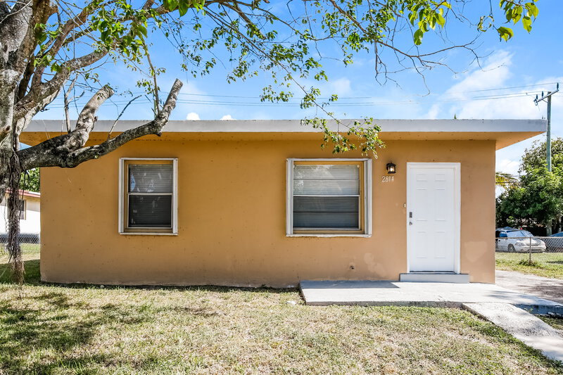 2,710/Mo, 2814 NW 6th Street Pompano Beach, FL 33069 External View