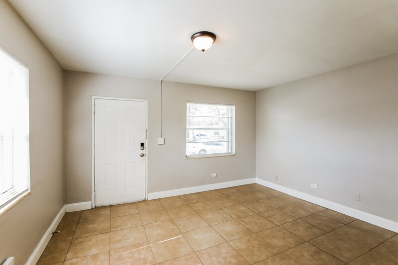 2,710/Mo, 2814 NW 6th Street Pompano Beach, FL 33069 Living Room View