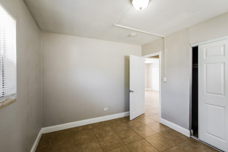 2,710/Mo, 2814 NW 6th Street Pompano Beach, FL 33069 Main Bedroom View