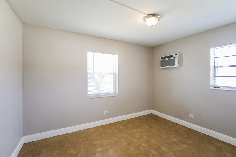 2,710/Mo, 2814 NW 6th Street Pompano Beach, FL 33069 Bedroom View 2