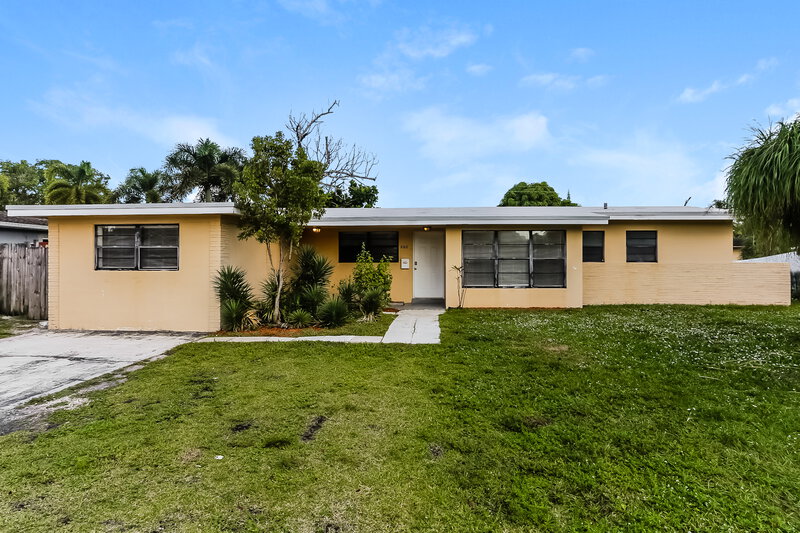 2,470/Mo, 570 SW 31st Ave Fort Lauderdale, FL 33312 External View
