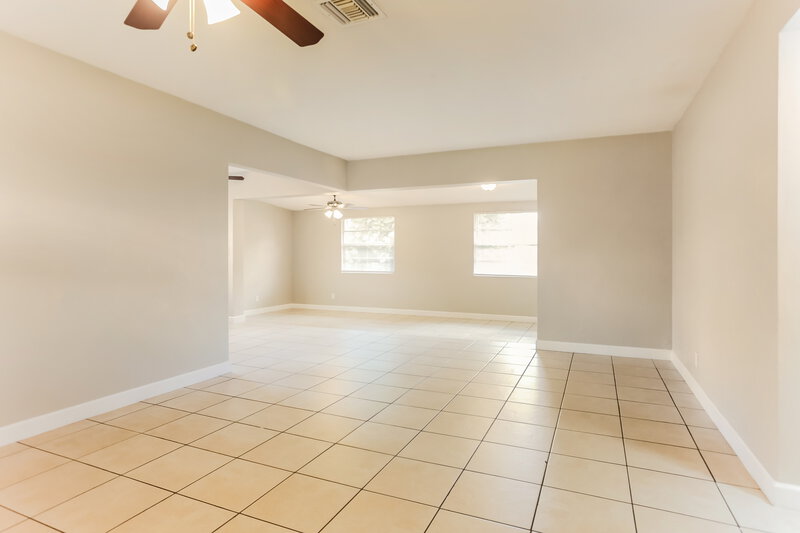 2,470/Mo, 570 SW 31st Ave Fort Lauderdale, FL 33312 Living Room View