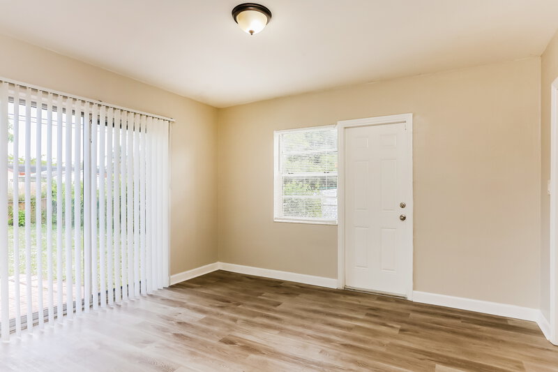 2,470/Mo, 570 SW 31st Ave Fort Lauderdale, FL 33312 Main Bedroom View