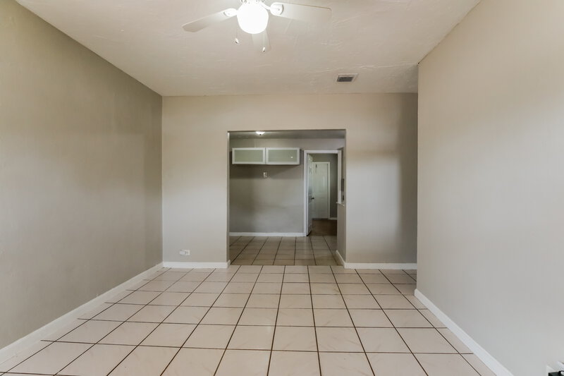 2,325/Mo, 2445 NW 159th Street Miami Gardens, FL 33054 Misc View 3