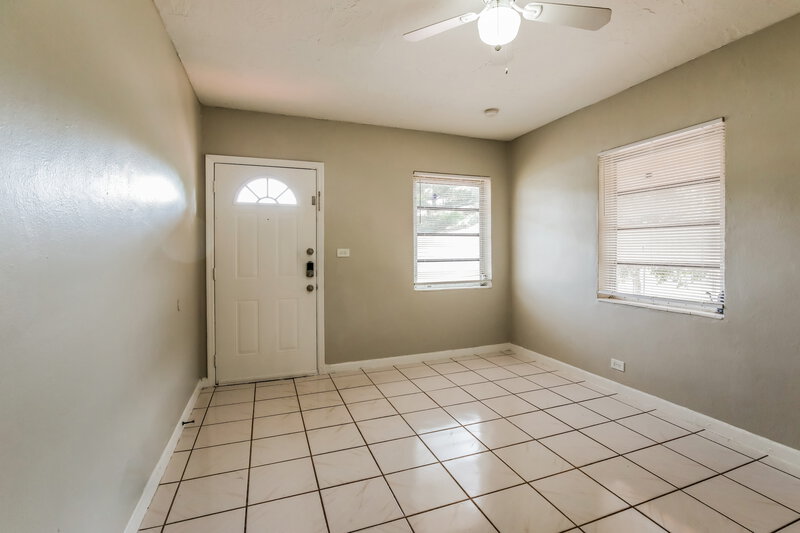 2,325/Mo, 2445 NW 159th Street Miami Gardens, FL 33054 Misc View 4