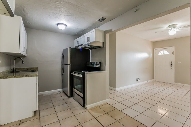 2,325/Mo, 2445 NW 159th Street Miami Gardens, FL 33054 Misc View 6