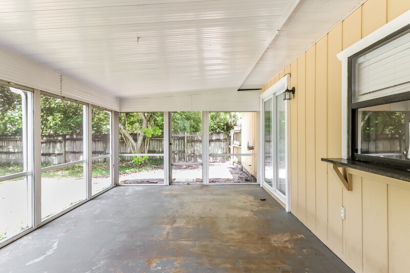 2,130/Mo, 774 SW Duxbury Avenue Port Saint Lucie, FL 34983 Sun Room View