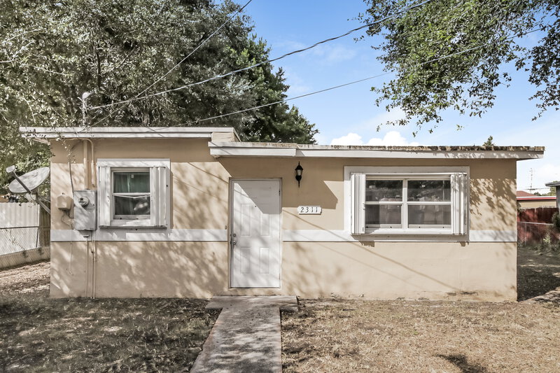 2,710/Mo, 2311 NW 153rd Street Miami Gardens, FL 33054 External View