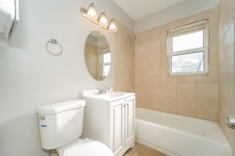 2,450/Mo, 820 S D Street Lake Worth Beach, FL 33460 Misc View 6