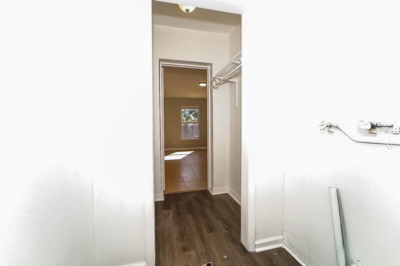 2,450/Mo, 820 S D Street Lake Worth Beach, FL 33460 Amenities View 2