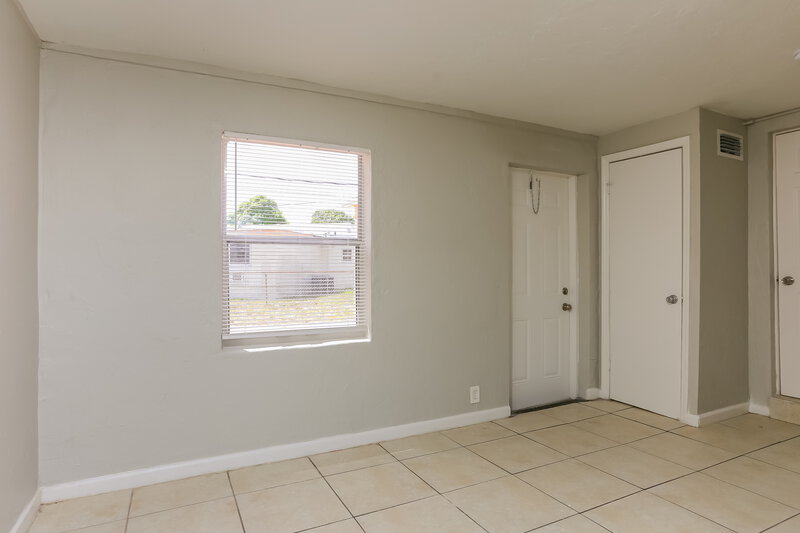 2,285/Mo, 2344 NW 15th Street Fort Lauderdale, FL 33311 Bedroom View 6