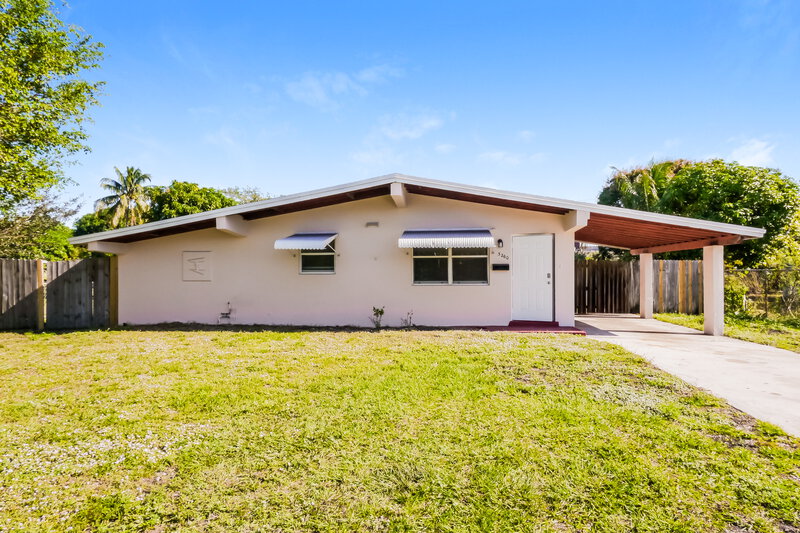 2,375/Mo, 3260 Alcee L Hastings Pkwy Lauderdale Lakes, FL 33319 External View