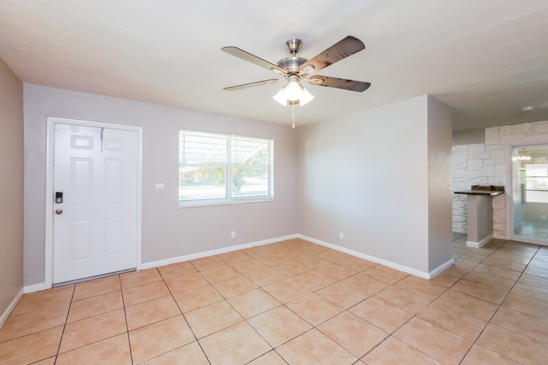 2,375/Mo, 3260 Alcee L Hastings Pkwy Lauderdale Lakes, FL 33319 Living Room View 2