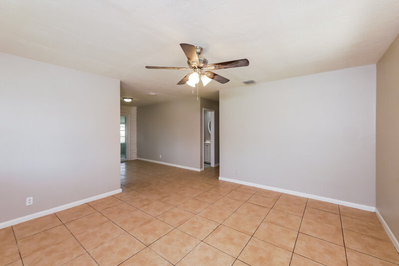 2,375/Mo, 3260 Alcee L Hastings Pkwy Lauderdale Lakes, FL 33319 Living Room View 3
