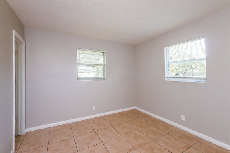 2,375/Mo, 3260 Alcee L Hastings Pkwy Lauderdale Lakes, FL 33319 Main Bedroom View