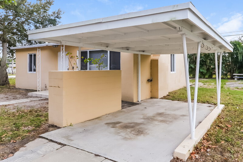 1,860/Mo, 600 Beech Road West Palm Beach, FL 33409 Front View