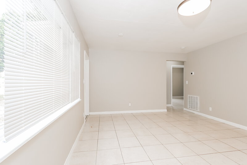 1,860/Mo, 600 Beech Road West Palm Beach, FL 33409 Living Room View 2