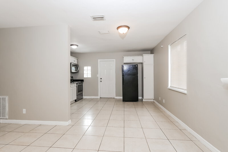 1,860/Mo, 600 Beech Road West Palm Beach, FL 33409 Dining Room View