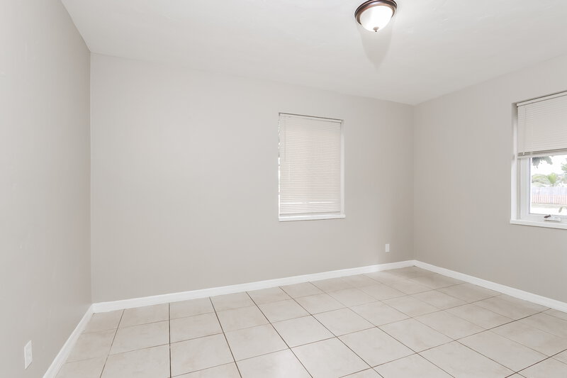 1,860/Mo, 600 Beech Road West Palm Beach, FL 33409 Main Bedroom View