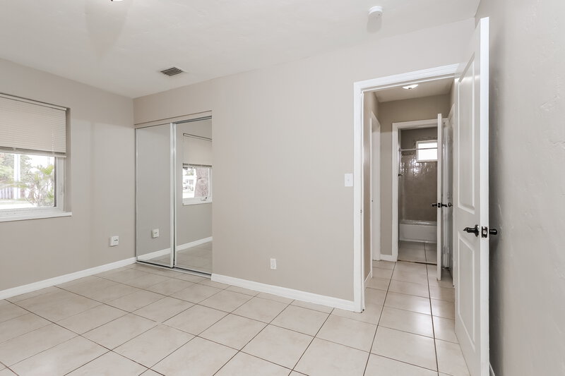 1,860/Mo, 600 Beech Road West Palm Beach, FL 33409 Main Bedroom View 2