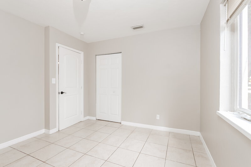 1,860/Mo, 600 Beech Road West Palm Beach, FL 33409 Bedroom View 2