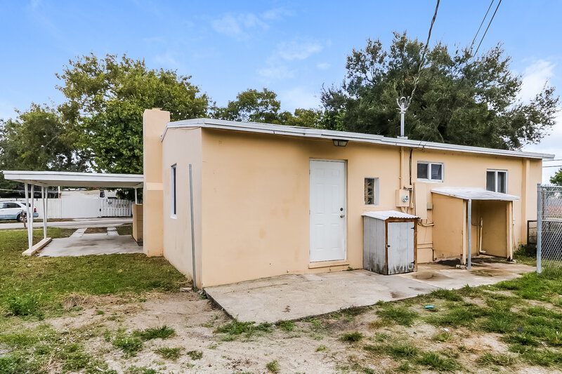 1,860/Mo, 600 Beech Road West Palm Beach, FL 33409 Rear View 2