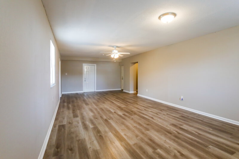 2,790/Mo, 5083 NE 17th Drive Pompano Beach, FL 33064 Living Room View