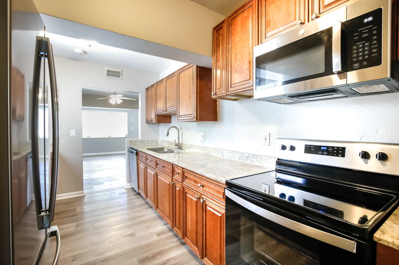 2,790/Mo, 5083 NE 17th Drive Pompano Beach, FL 33064 Kitchen View 2