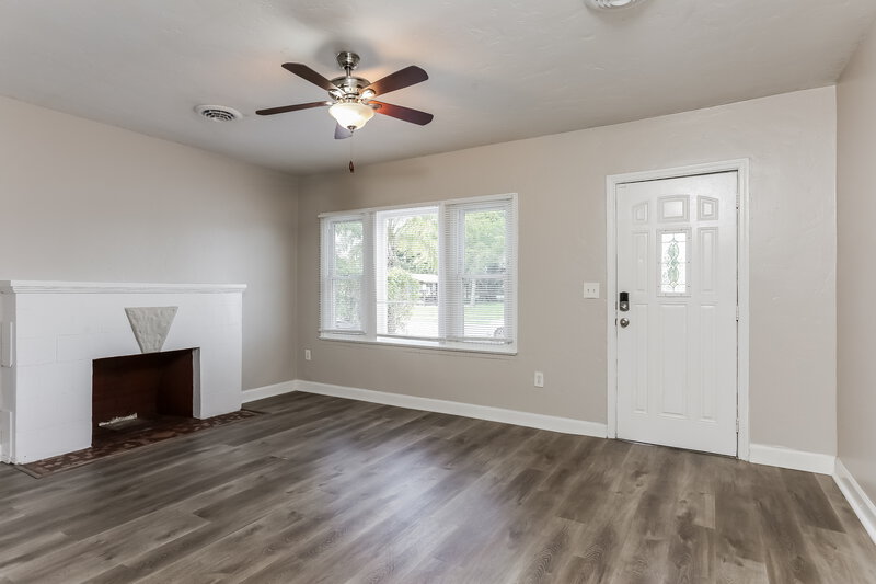 3,420/Mo, 1401 14th Avenue N Lake Worth Beach, FL 33460 Living Room View 2