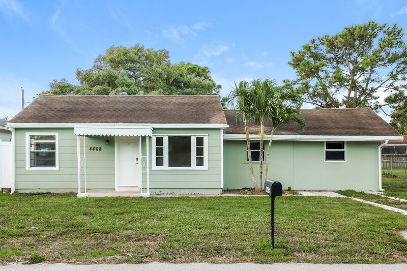 2,315/Mo, 4408 Vicliff Road Palm Springs, FL 33406 External View