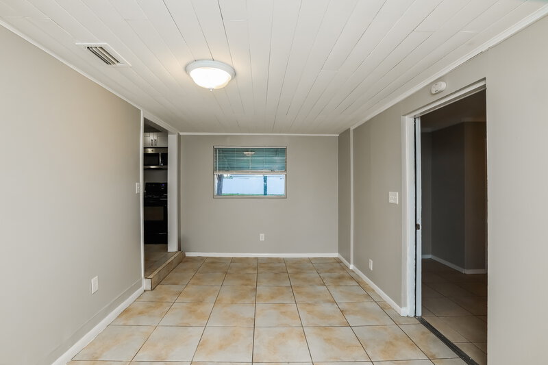 2,315/Mo, 4408 Vicliff Road Palm Springs, FL 33406 Living Room View