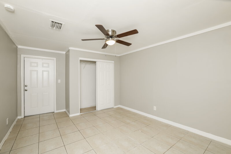 2,315/Mo, 4408 Vicliff Road Palm Springs, FL 33406 Main Bedroom View