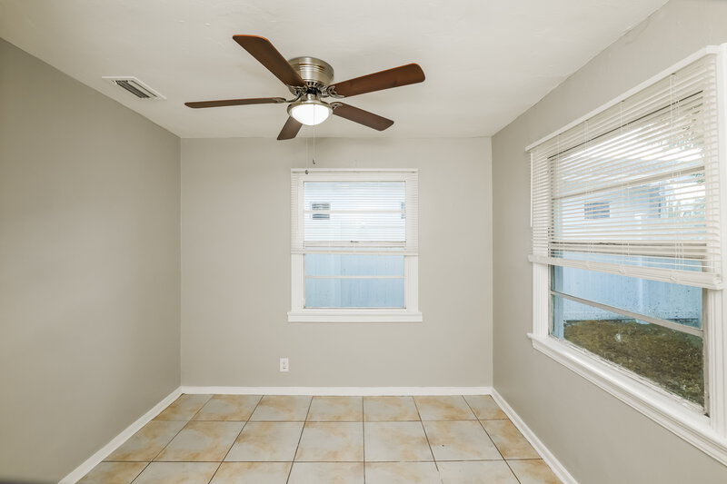 2,315/Mo, 4408 Vicliff Road Palm Springs, FL 33406 Bedroom View