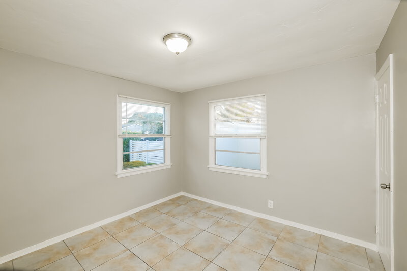 2,315/Mo, 4408 Vicliff Road Palm Springs, FL 33406 Bedroom View 2